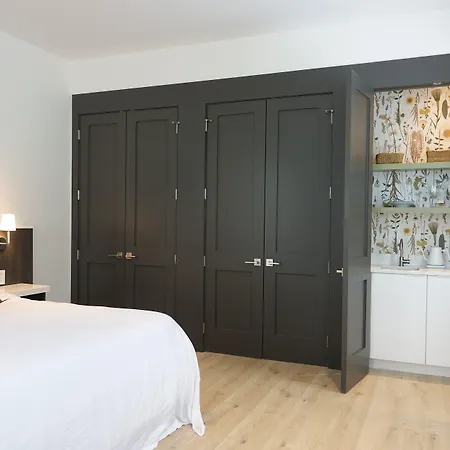 Whitetail Court Hotel-2